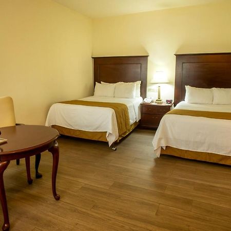 Hotel Plaza Calzada Monterrey Exteriör bild