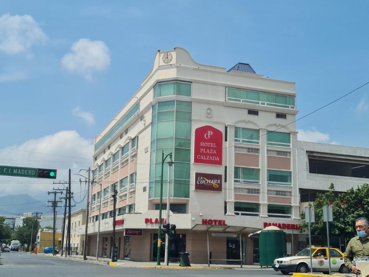 Hotel Plaza Calzada Monterrey Exteriör bild